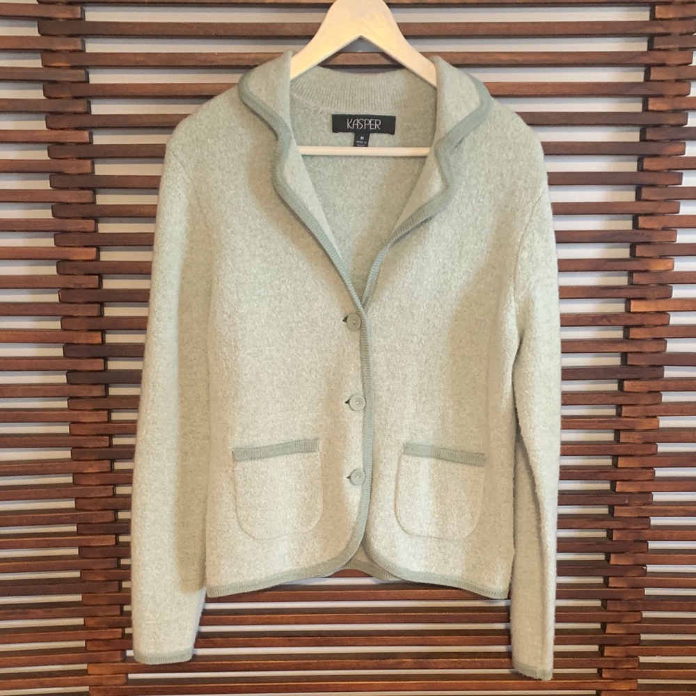 Kasper Suit
